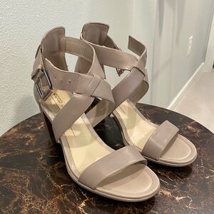 Women's Gray Strappy Heeled Sandals. ECCO, 39.